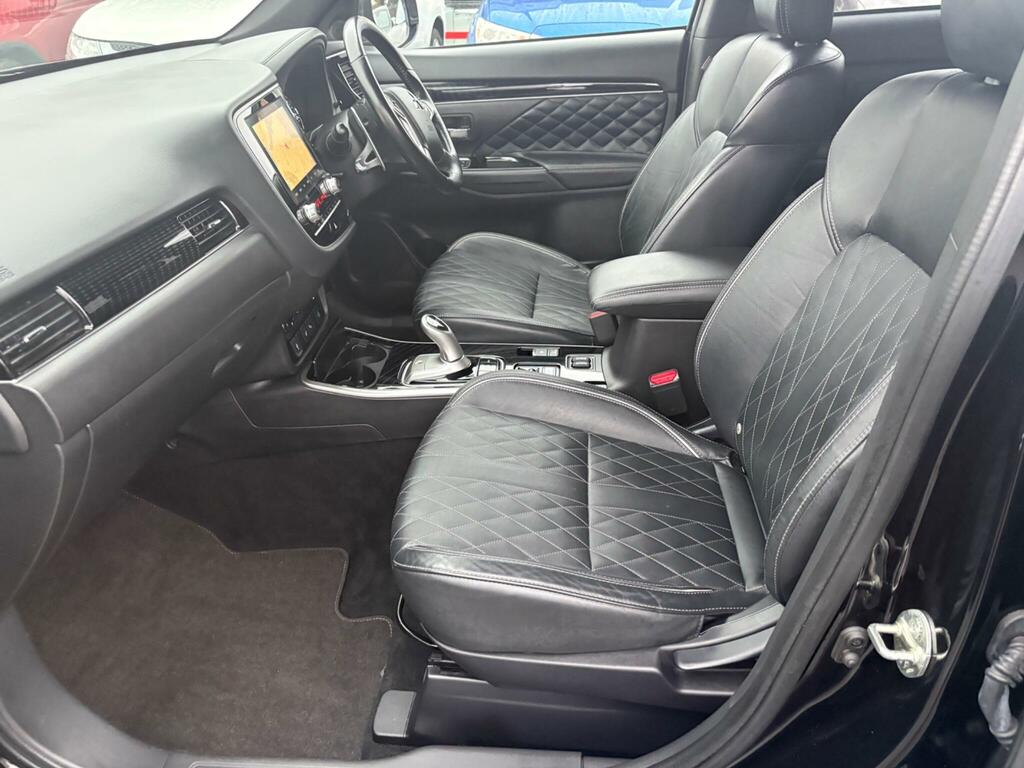 Mitsubishi Outlander 2.4H Twinmotor 13.8Kwh Exceed Cvt 4Wd Euro 6 Ss Black #2