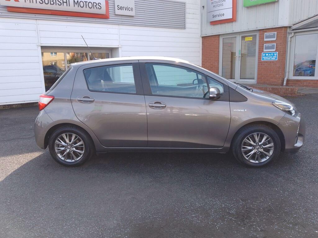 Toyota Yaris 1.5 Vvt-i Icon Tech Red #13