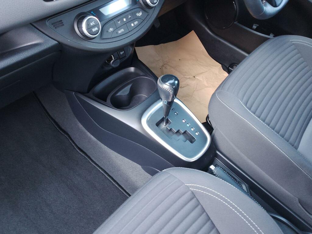Toyota Yaris 1.5 Vvt-i Icon Tech Red #9