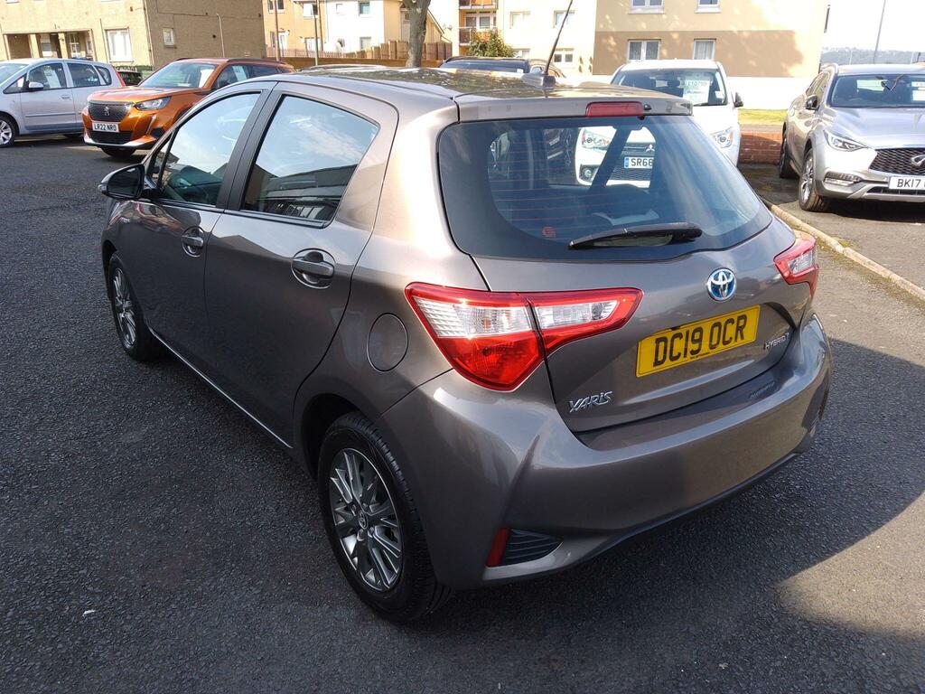 Toyota Yaris 1.5 Vvt-i Icon Tech Red #7