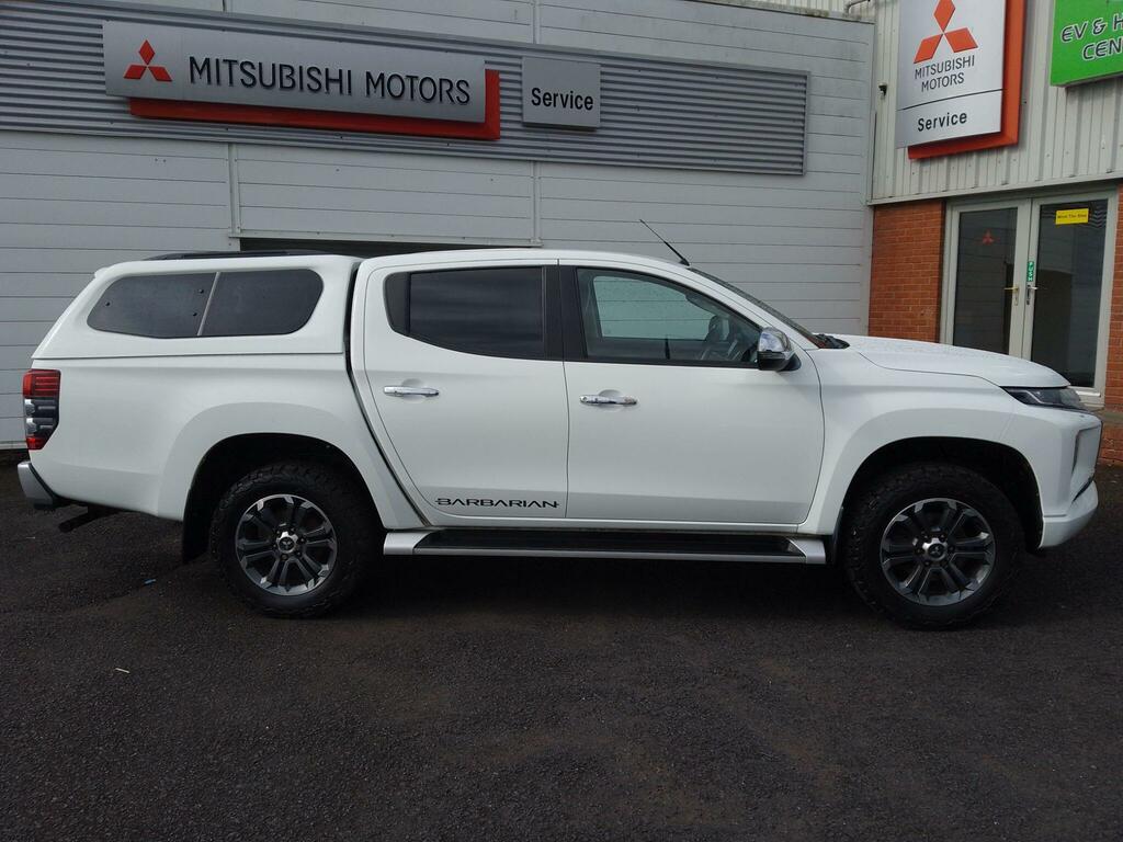 Mitsubishi L200 2.2 Di-d Dc Barbarian 4Wd Euro 6 Ss White #2