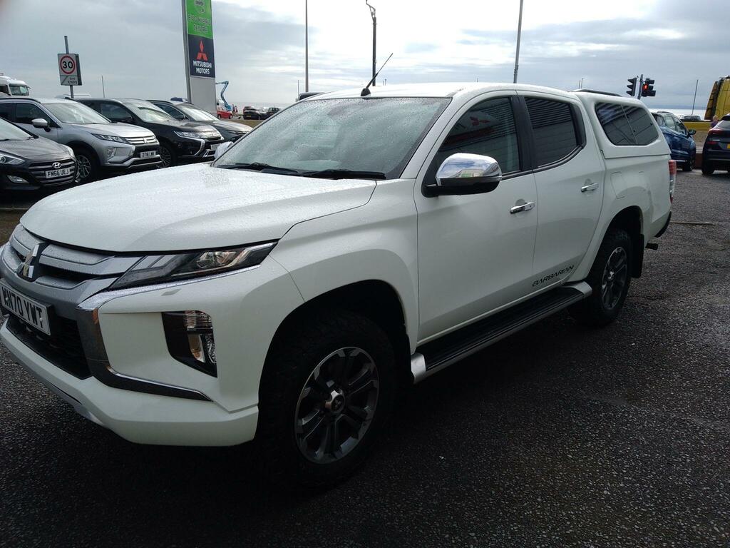 Mitsubishi L200 2.2 Di-d Dc Barbarian 4Wd Euro 6 Ss White #4