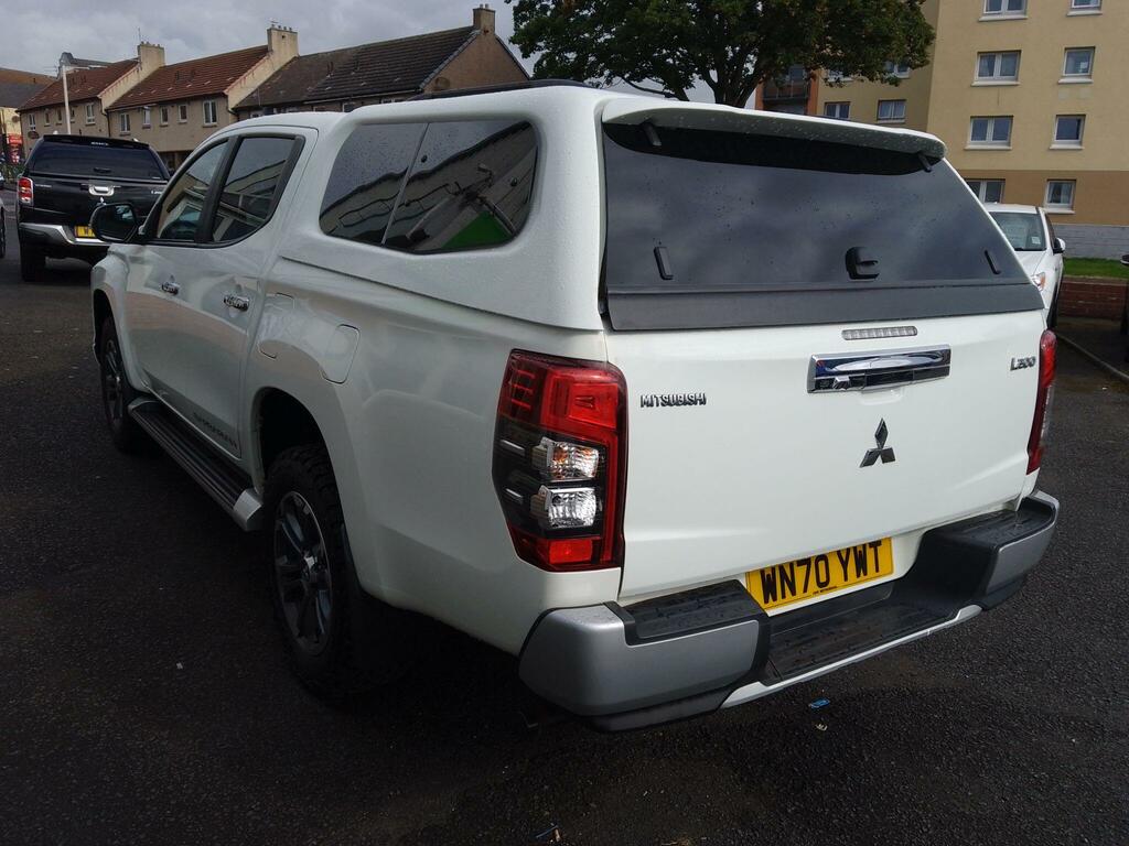 Mitsubishi L200 2.2 Di-d Dc Barbarian 4Wd Euro 6 Ss White #6