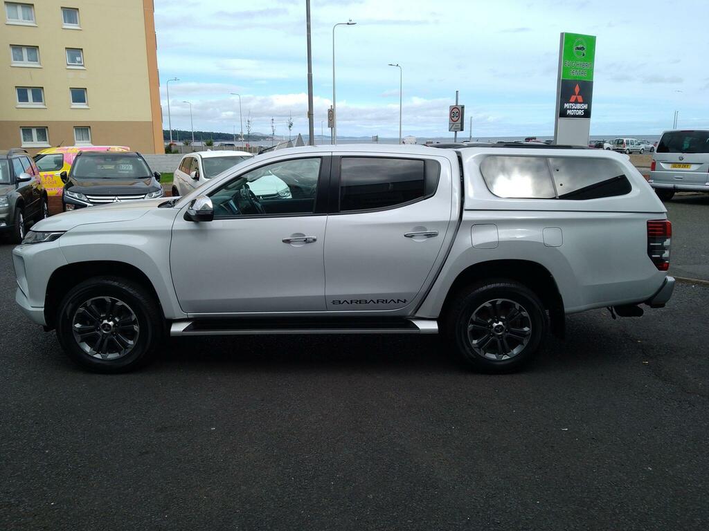 Mitsubishi L200 2.2 Di-d Dc Barbarian 4Wd Euro 6 Ss White #4