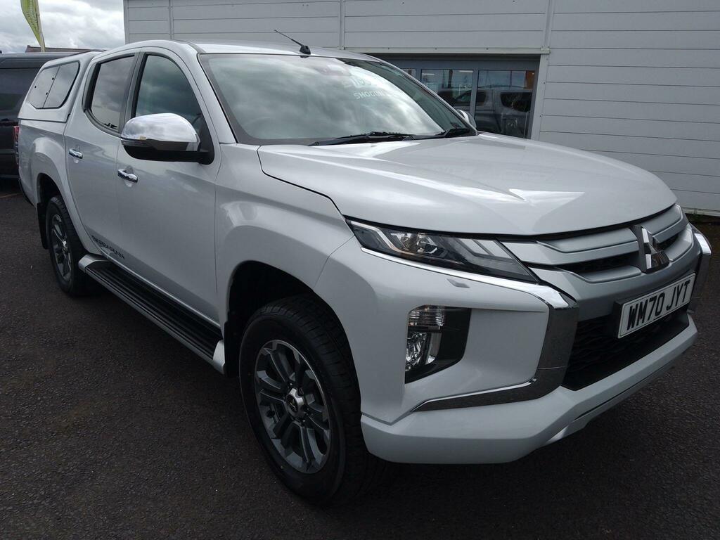 Mitsubishi L200 2.2 Di-d Dc Barbarian 4Wd Euro 6 Ss White