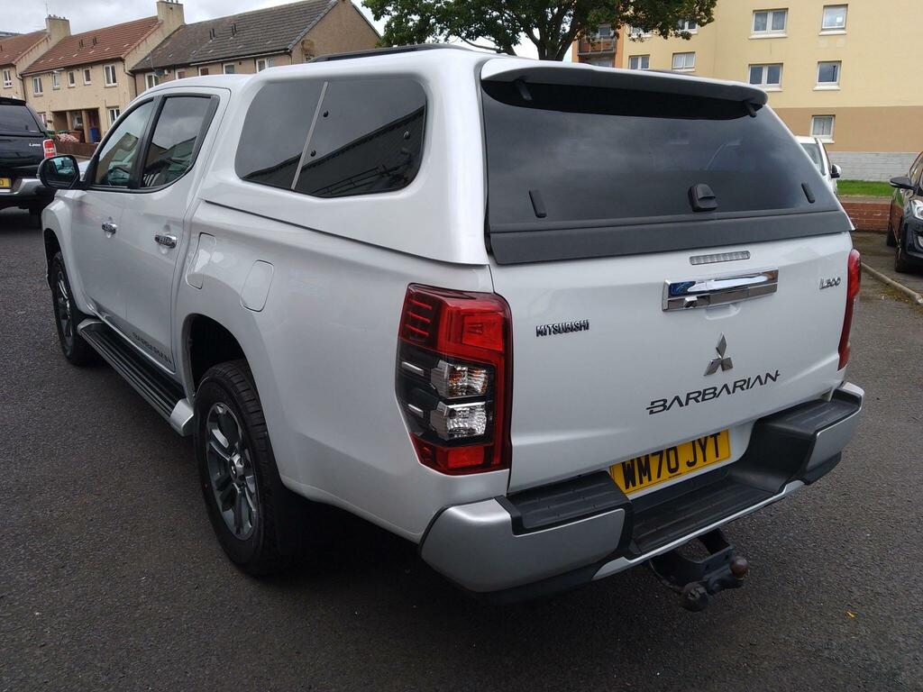 Mitsubishi L200 2.2 Di-d Dc Barbarian 4Wd Euro 6 Ss White #5