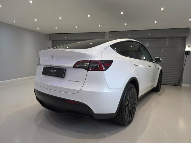 Tesla Model Y Dual Motor Long Range Suv 4Wde GJ22OCB White #4
