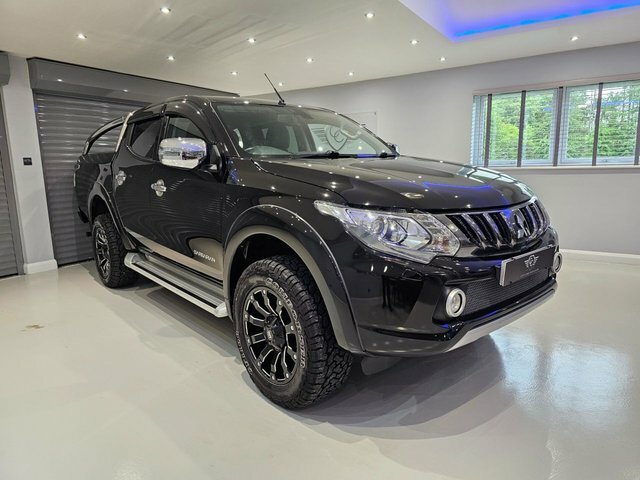 Mitsubishi L200 2.4 Di-d Dc Barbarian Pickup Double Cab Black #3