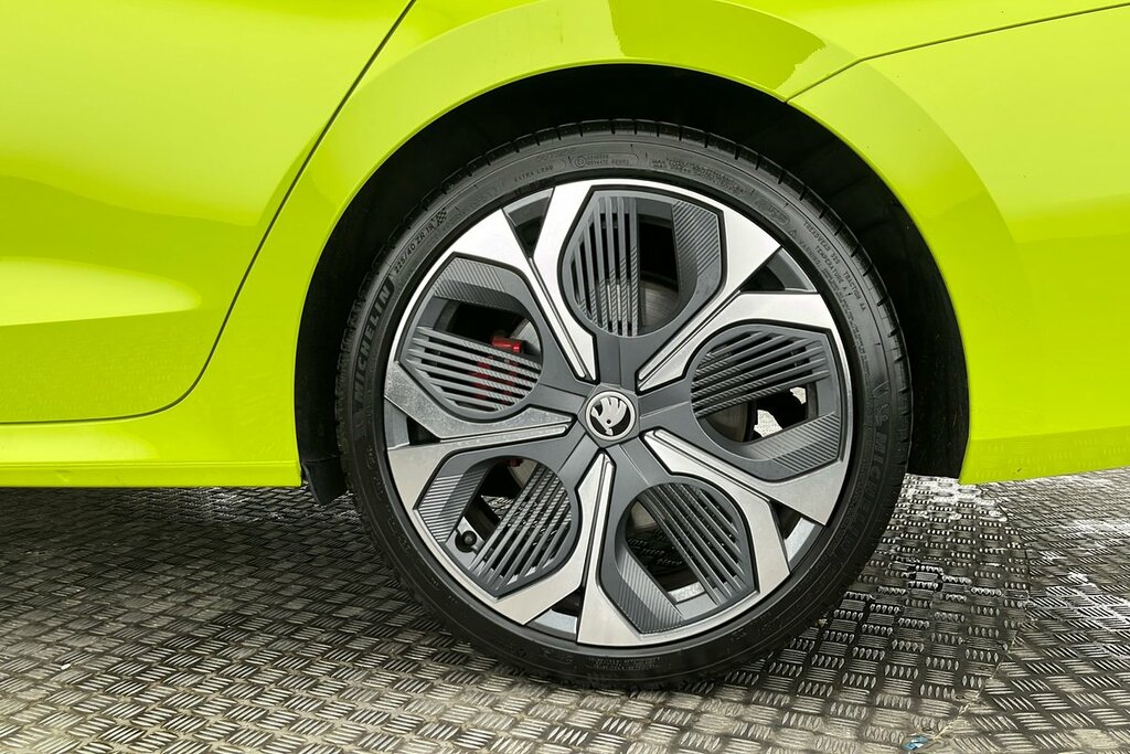 Skoda Octavia Vrs 2.0 Tsi 265 Ps Dsg KM75VXT Green #5