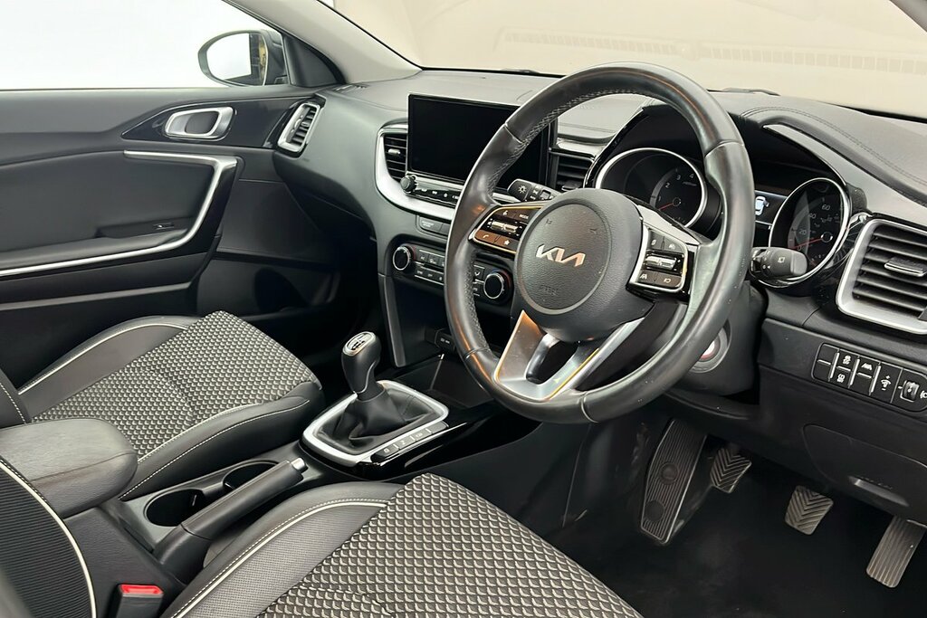 Kia Ceed 1.5 T-gdi 3 Hatchback Euro 6 S Black #6
