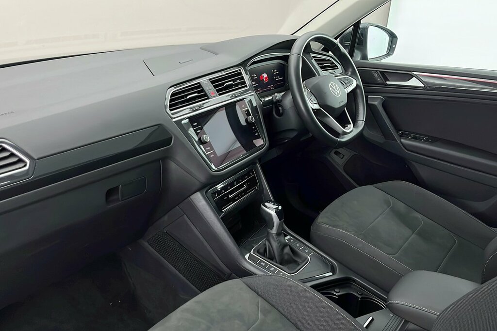 Volkswagen Tiguan Elegance 1.5 Tsi 150Ps 7-Speed Dsg Grey #2