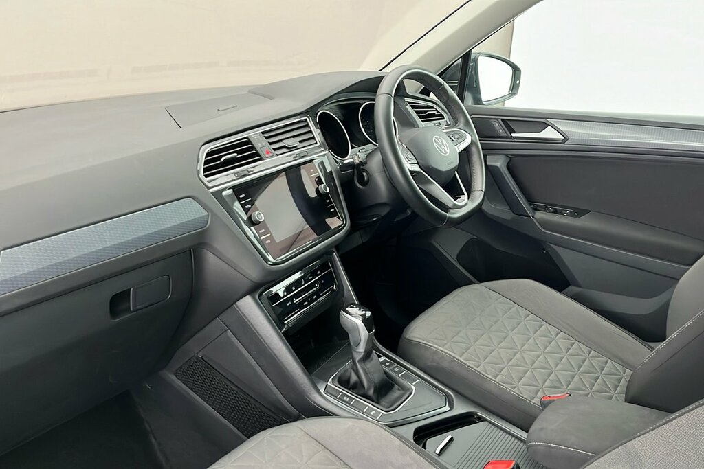 Volkswagen Tiguan Life 1.5 Tsi 150Ps 7-Speed Dsg Grey #2