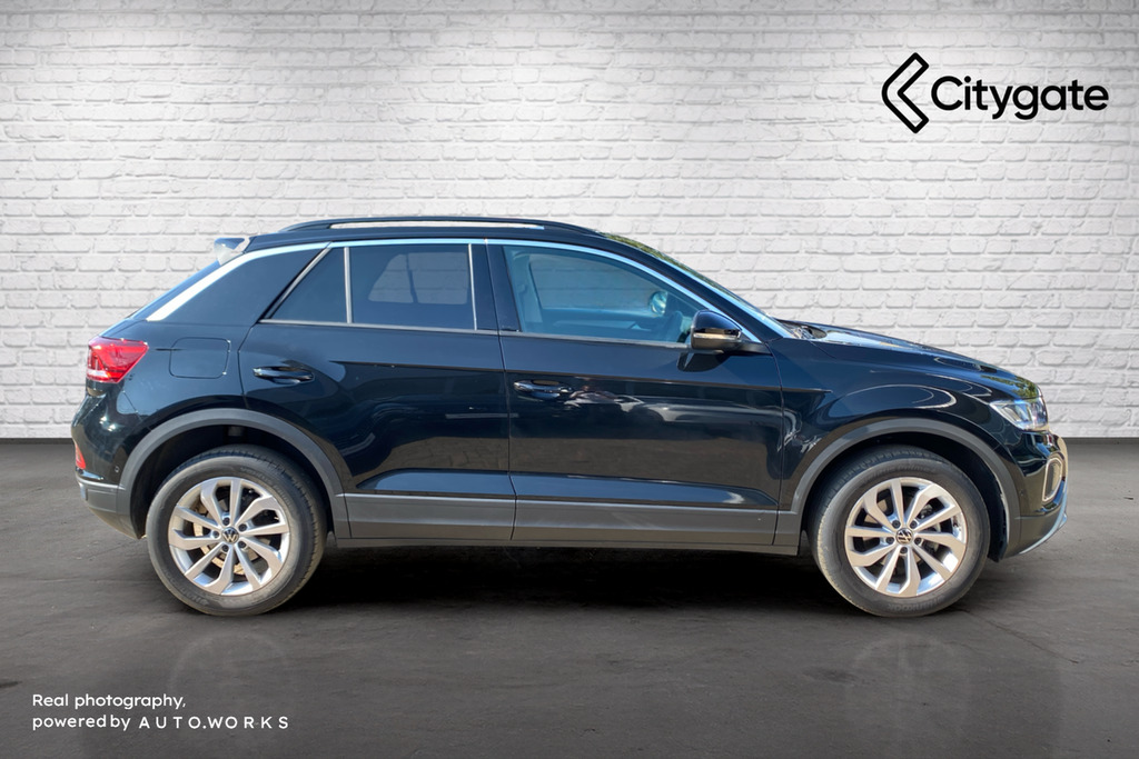 Volkswagen T-Roc Match 1.5 Tsi 150Ps 7-Speed Dsg Black #4