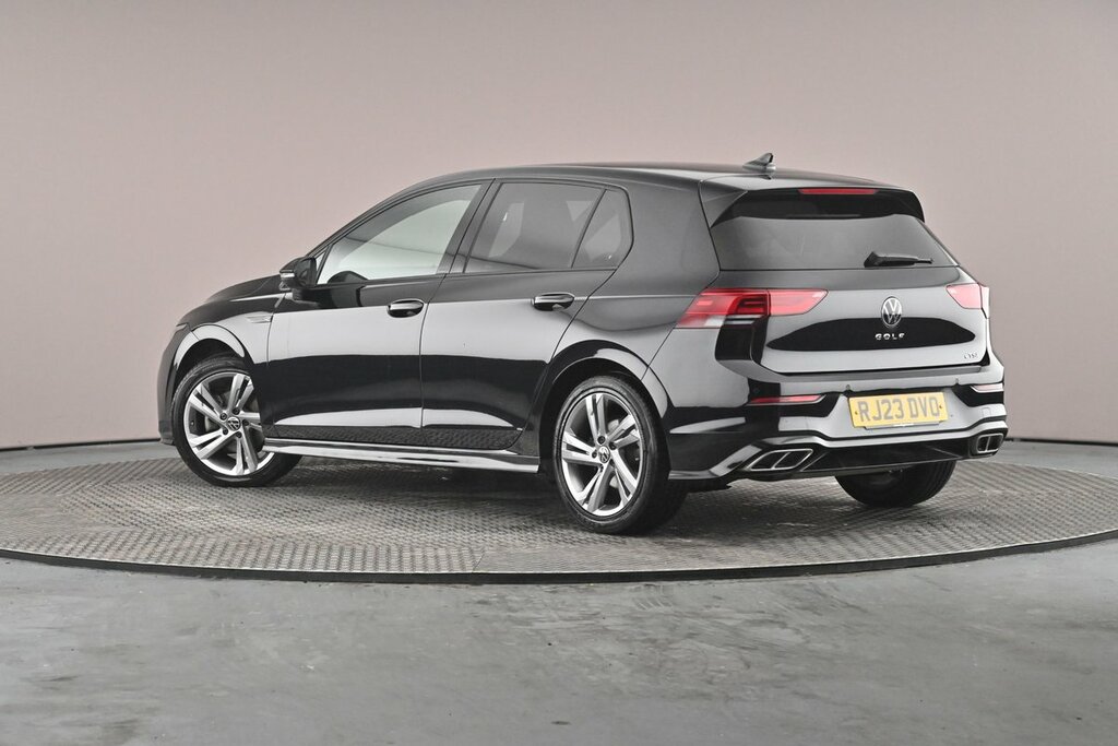 Volkswagen Golf 8 R-line 1.5 Etsi 150Ps 7-Speed Dsg Black #3