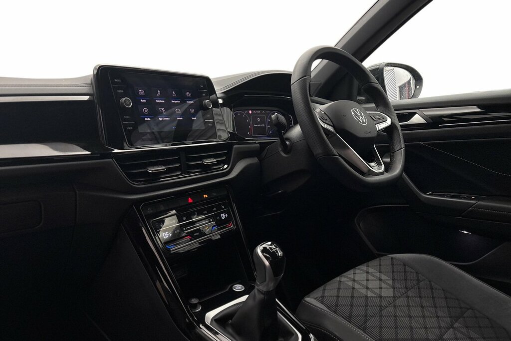 Volkswagen T-Roc Black Edition Plus 1.5 Tsi 150Ps 6-Speed 5 Black #2