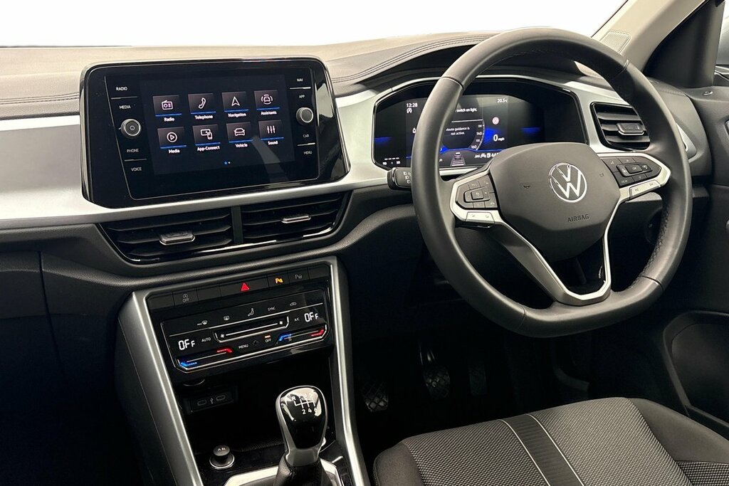 Volkswagen T-Roc Match 1.5 Tsi 150Ps 6-Speed Silver #2