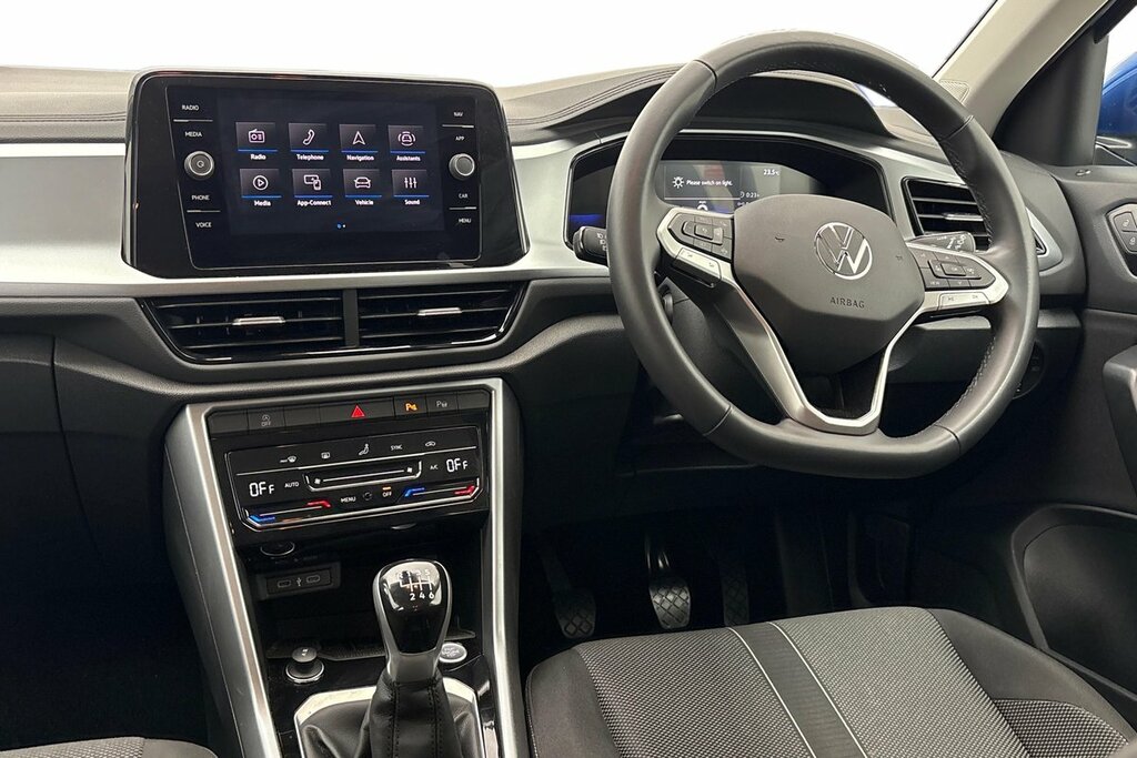 Volkswagen T-Roc Match 1.5 Tsi 150Ps 6-Speed Blue #2