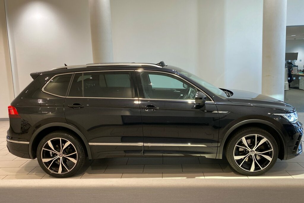 Volkswagen Tiguan Allspace 2.0 Tsi 4Motion R-line Dsg Black #4