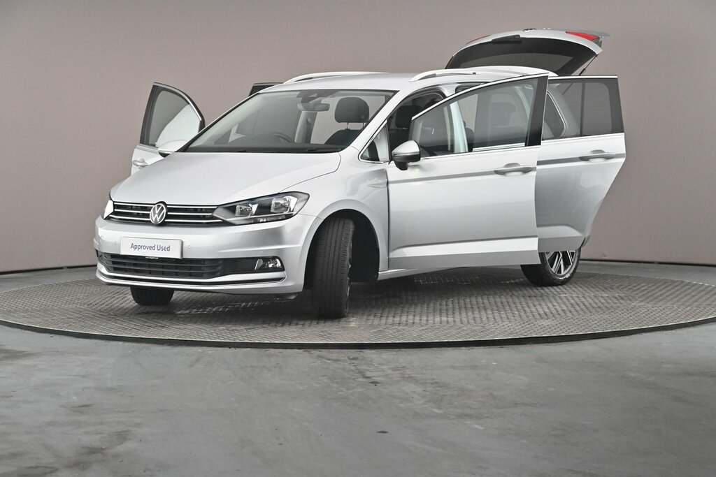 Volkswagen Touran Se Black #49