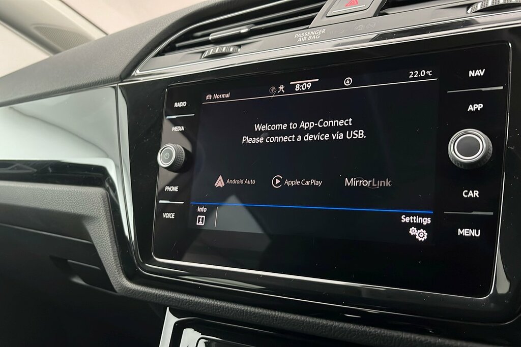 Volkswagen Touran Se Black #19