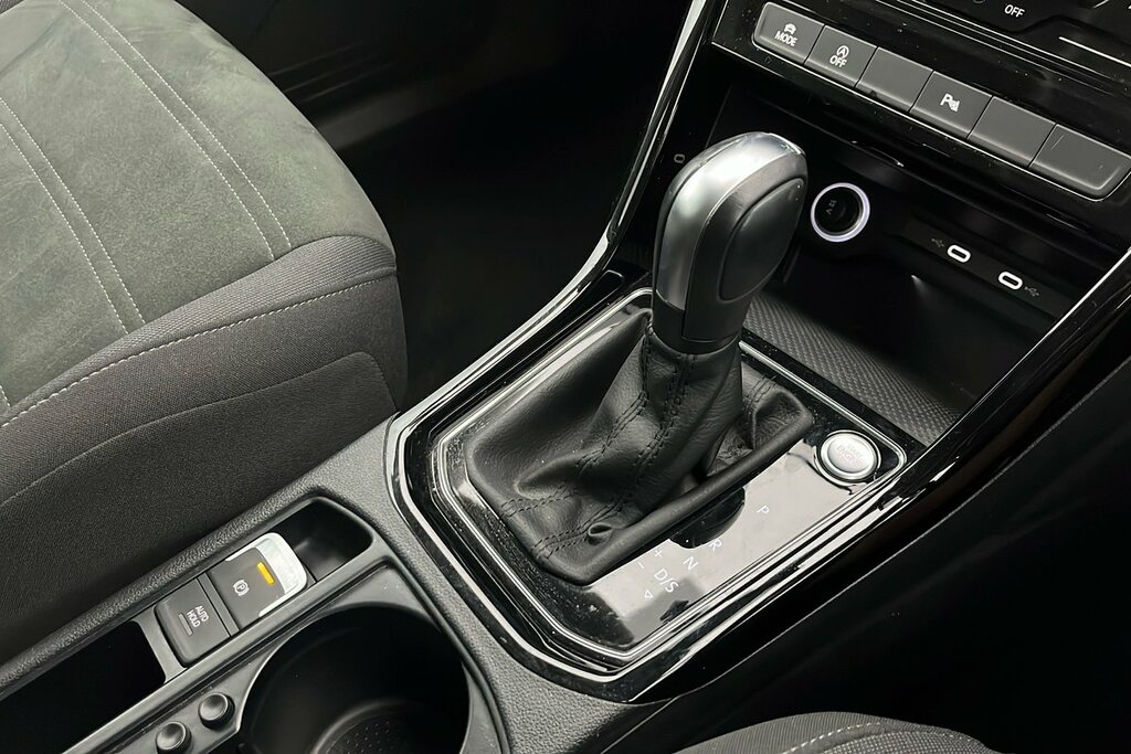 Volkswagen Touran Se Black #13