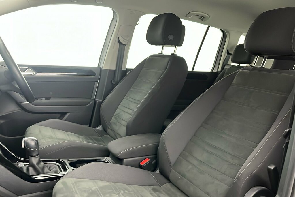 Volkswagen Touran Se Black #26