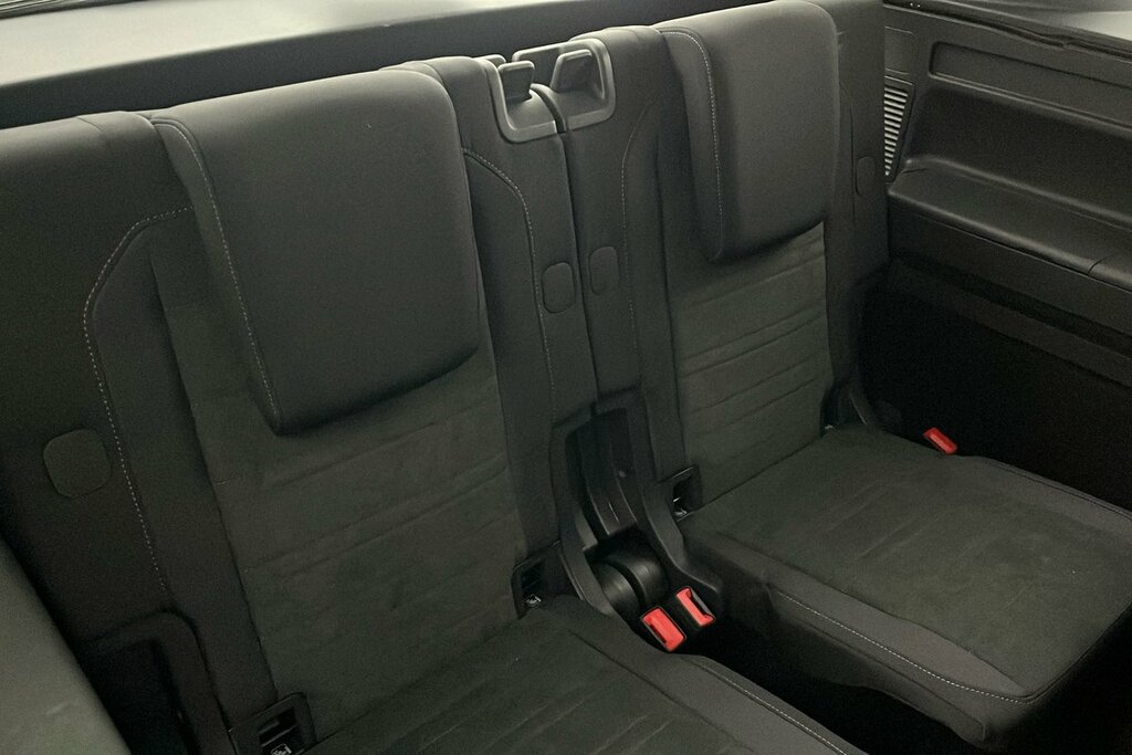 Volkswagen Touran Se Black #11