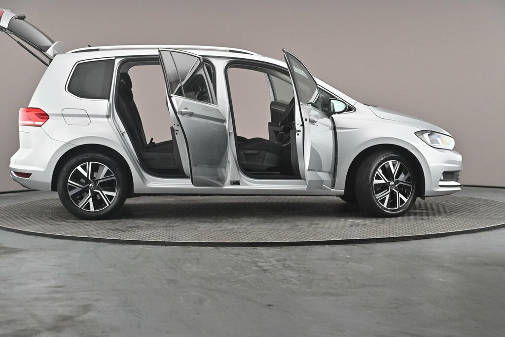 Volkswagen Touran Se Black #54