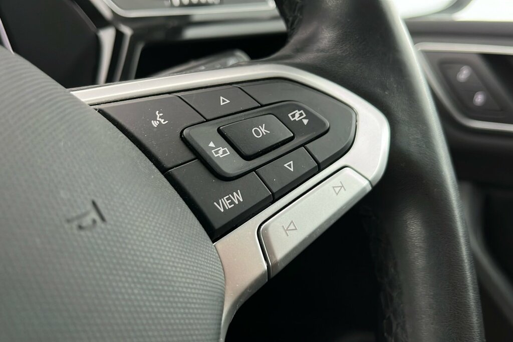 Volkswagen Touran Se Black #23