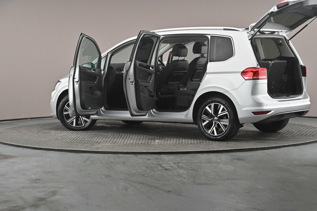 Volkswagen Touran Se Black #51