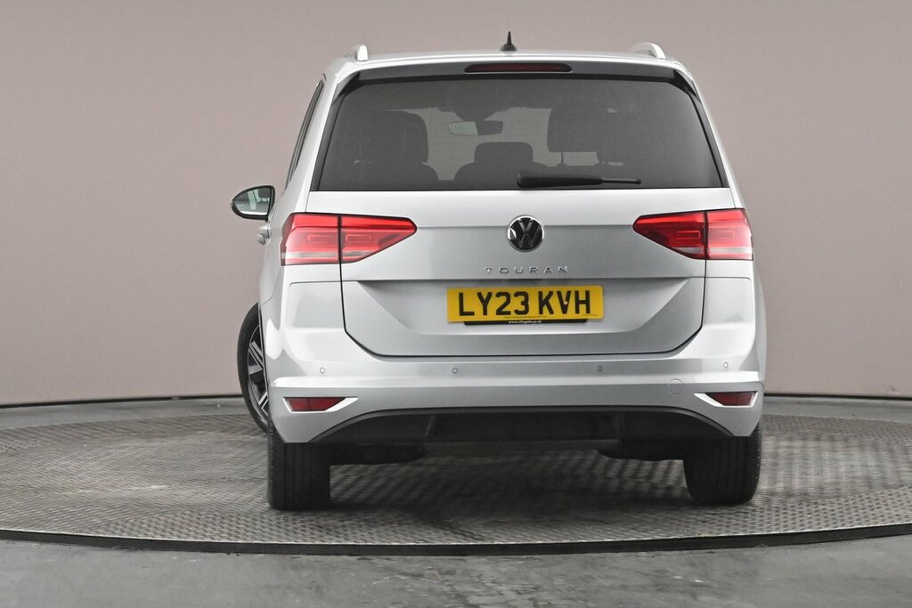 Volkswagen Touran Se Black #8
