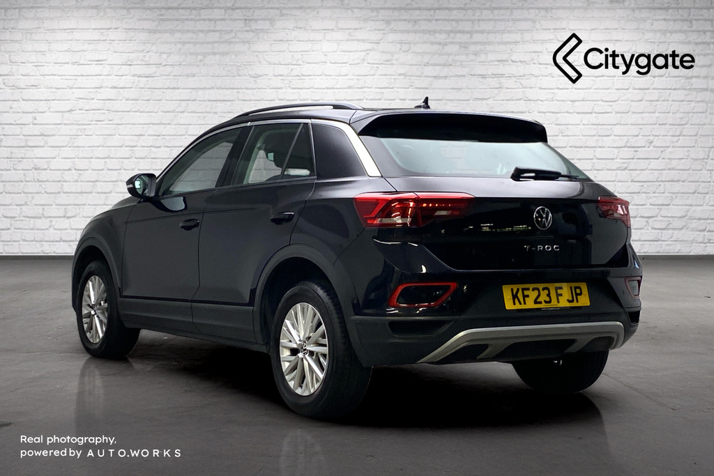 Volkswagen T-Roc Life 1.5 Tsi 150Ps 7-Speed Dsg Black #2