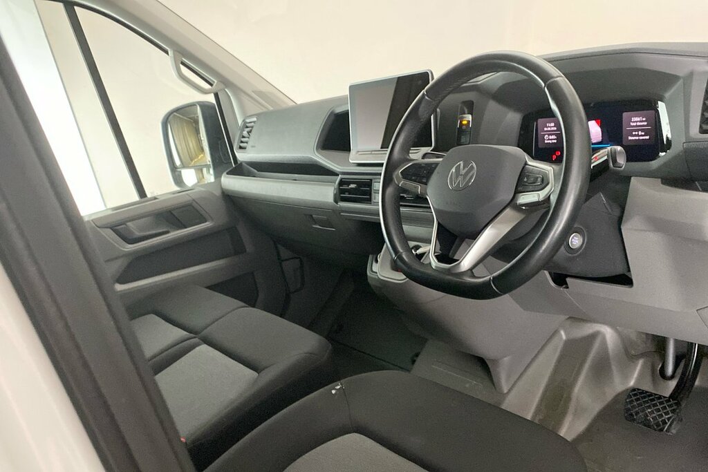Volkswagen Crafter Cr35 Panel Van Commerce Mwb 140 Ps 2.0 Tdi 8Sp Aut White #6