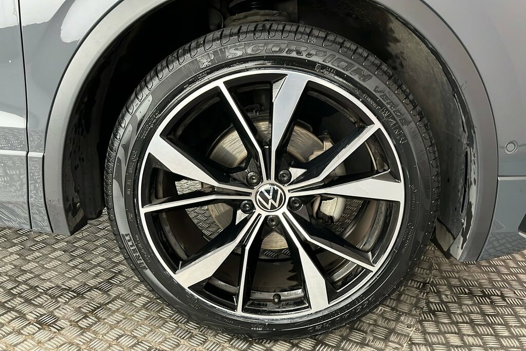 Volkswagen Tiguan R-line 1.5 Tsi 150Ps 7-Speed Dsg Grey #5