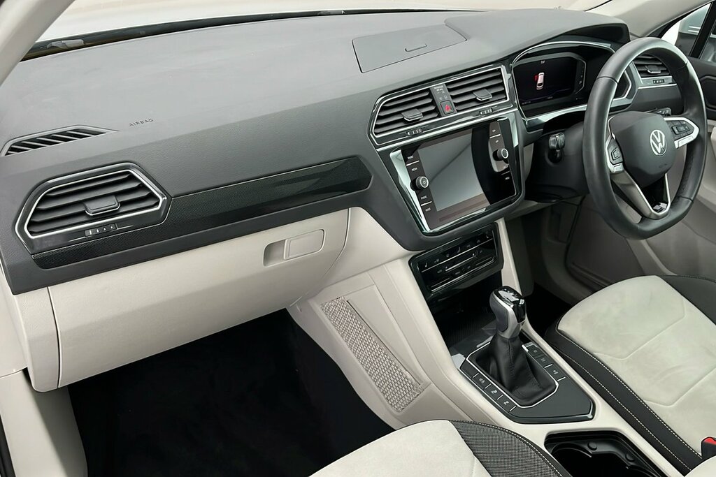 Volkswagen Tiguan Elegance 1.5 Tsi 150Ps 7-Speed Dsg Silver #2