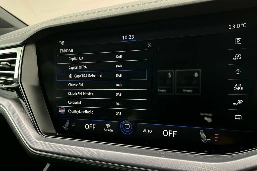 Volkswagen Touareg Elegance Black #16