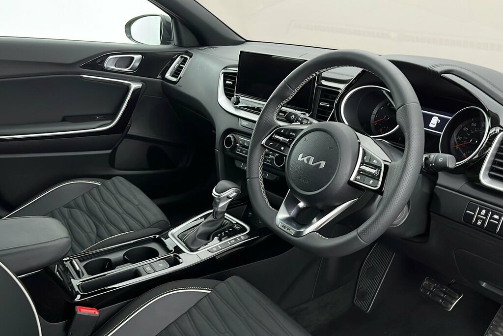 Kia Xceed 1.0 T-gdi Mhev Gt-line Suv Hybrid Dct E Black #6