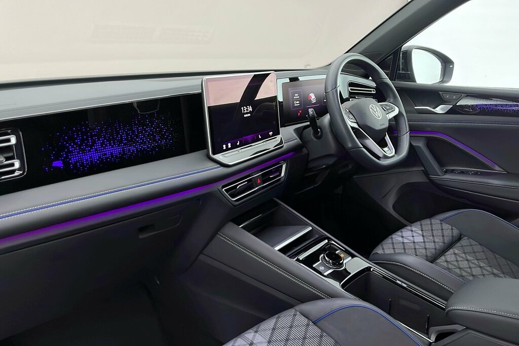 Volkswagen Tiguan R-line 1.5 Etsi 150 Ps 7-Speed Dsg Black #2