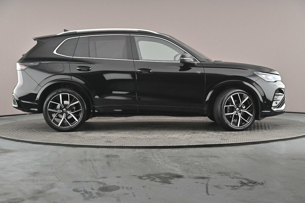 Volkswagen Tiguan R-line 1.5 Etsi 150 Ps 7-Speed Dsg Black #4