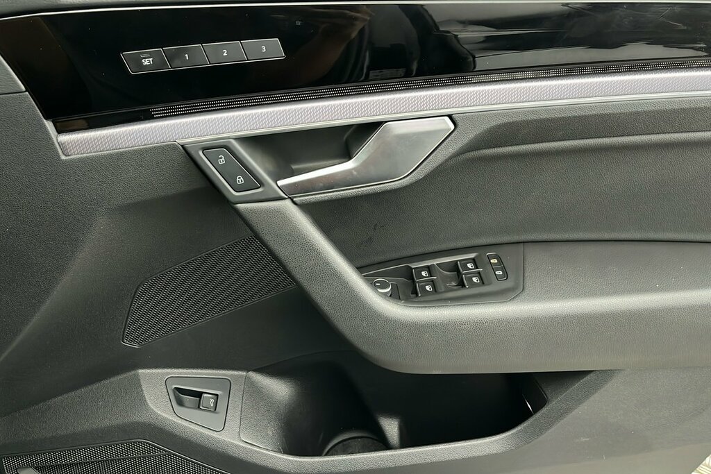 Volkswagen Touareg Black Edition Grey #25
