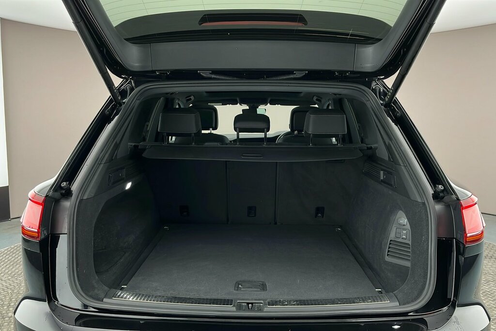 Volkswagen Touareg Black Edition Grey #11