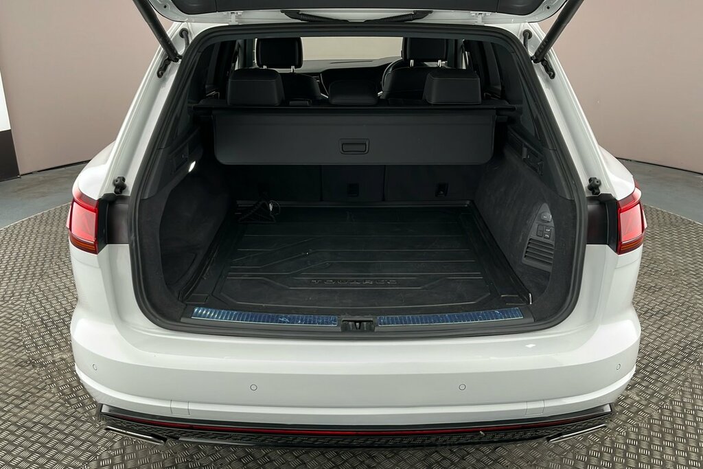 Volkswagen Touareg 3.0 V6 Tdi 4Motion Black Edition Tip White #11
