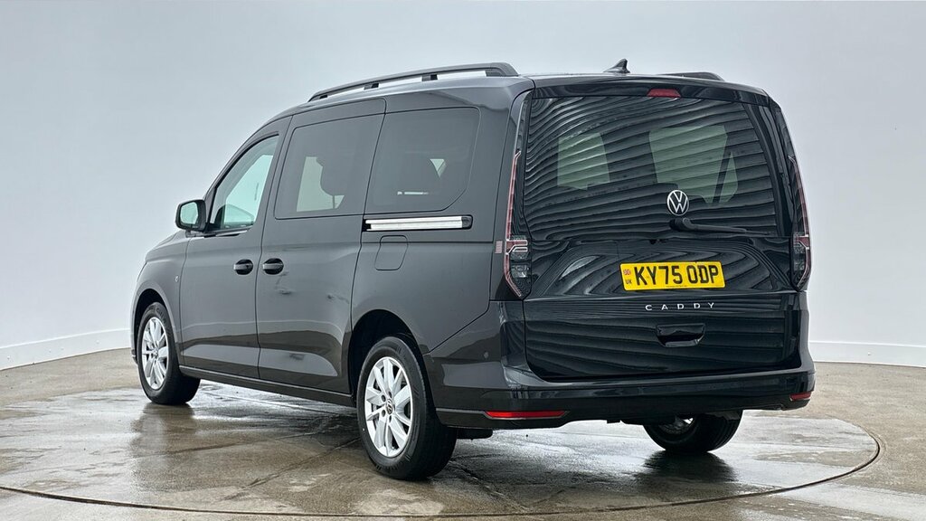 Volkswagen Caddy Maxi Life C20 Caddy Life Maxi 122 Ps 2.0 Tdi 7Sp Dsg Black #3