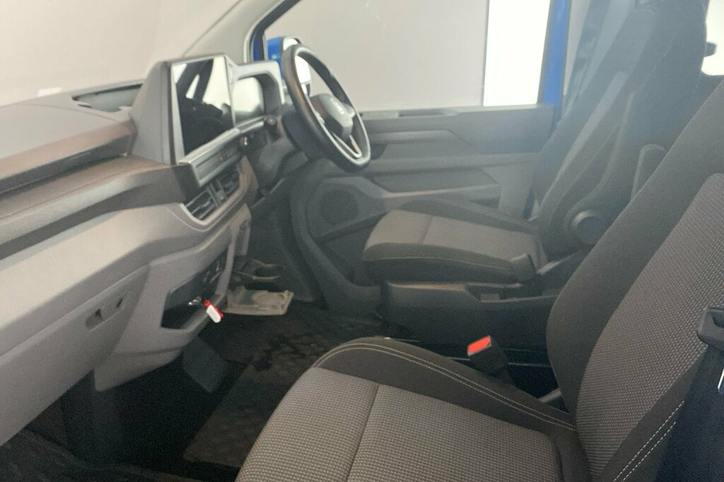 Volkswagen Transporter T32 Kombi Commerce Pro Swb 150 Ps 2.0 Tdi 8Sp Black #29