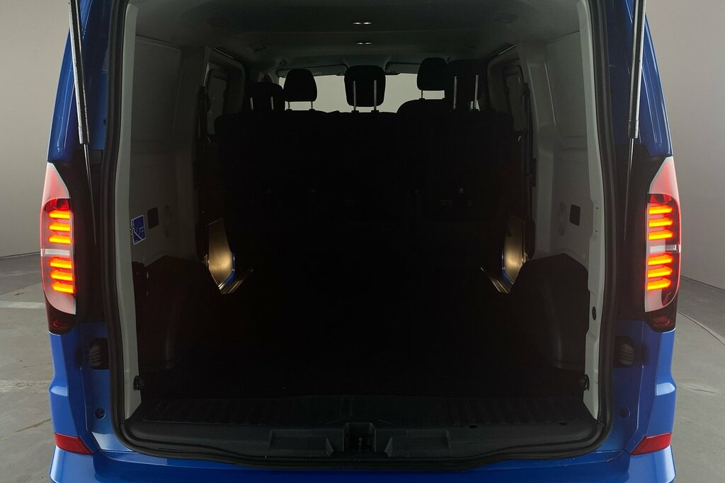 Volkswagen Transporter T32 Kombi Commerce Pro Swb 150 Ps 2.0 Tdi 8Sp Black #19
