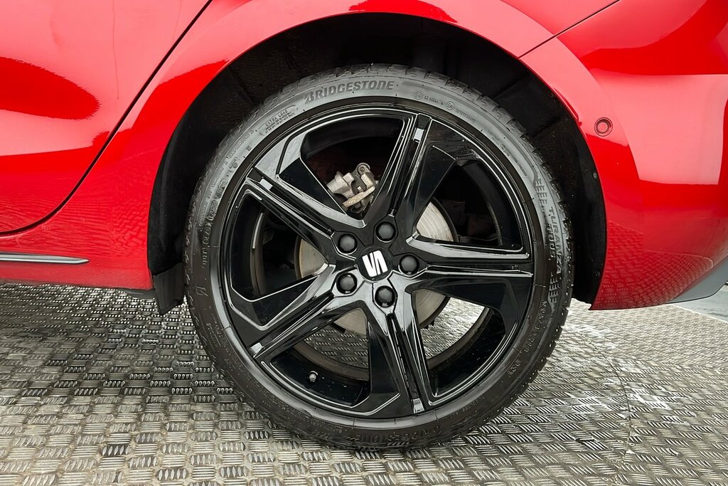 Seat Leon Hatch Fr Black Edition 1.5 Tsi 150 6-Speed Red #5