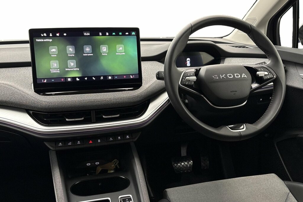 Skoda ENYAQ Se L 60 63 Kwh 204 Ps Single Speed Black #2