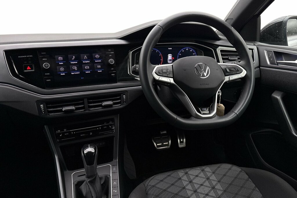 Volkswagen Taigo Black Edition 1.0 Tsi 115Ps 7-Speed Dsg Silver #2