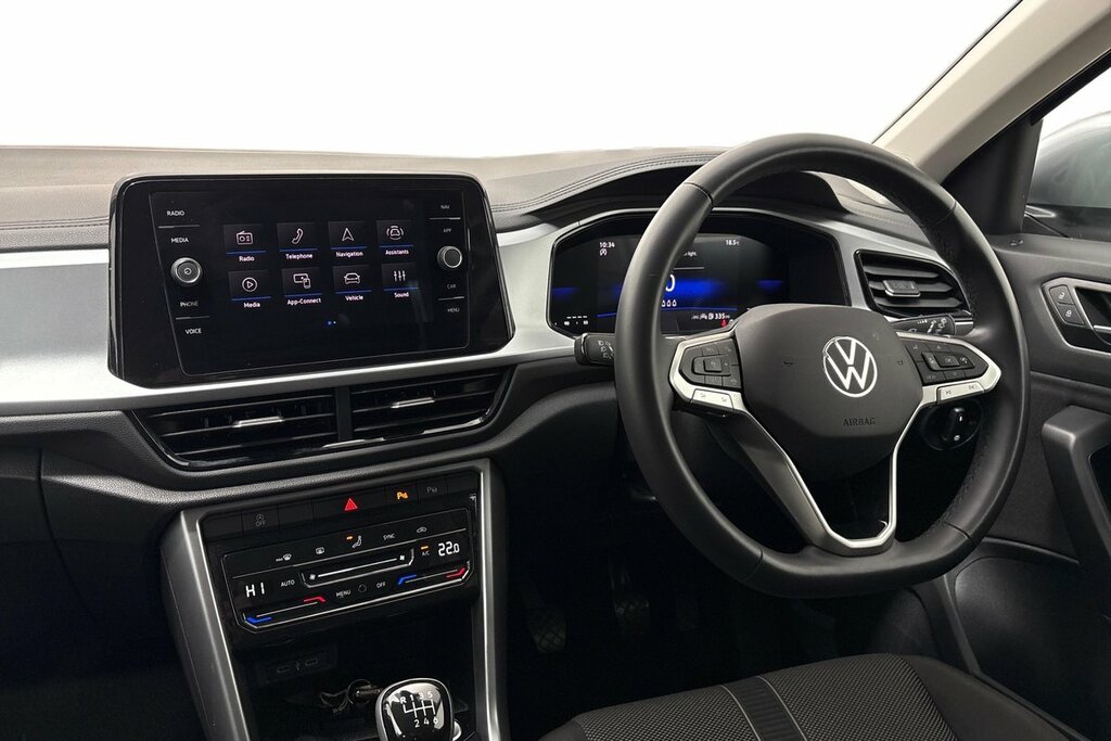 Volkswagen T-Roc Match 1.5 Tsi 150Ps 6-Speed Silver #2