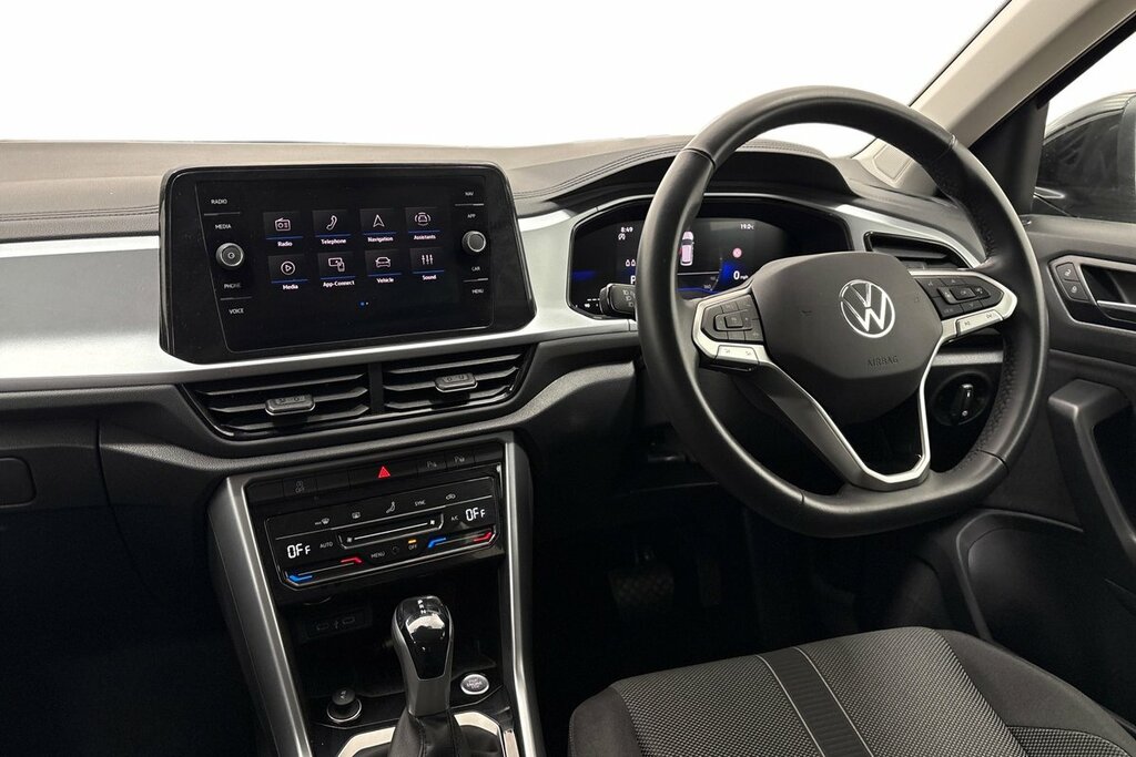 Volkswagen T-Roc Match 1.5 Tsi 150Ps 7-Speed Dsg Black #2